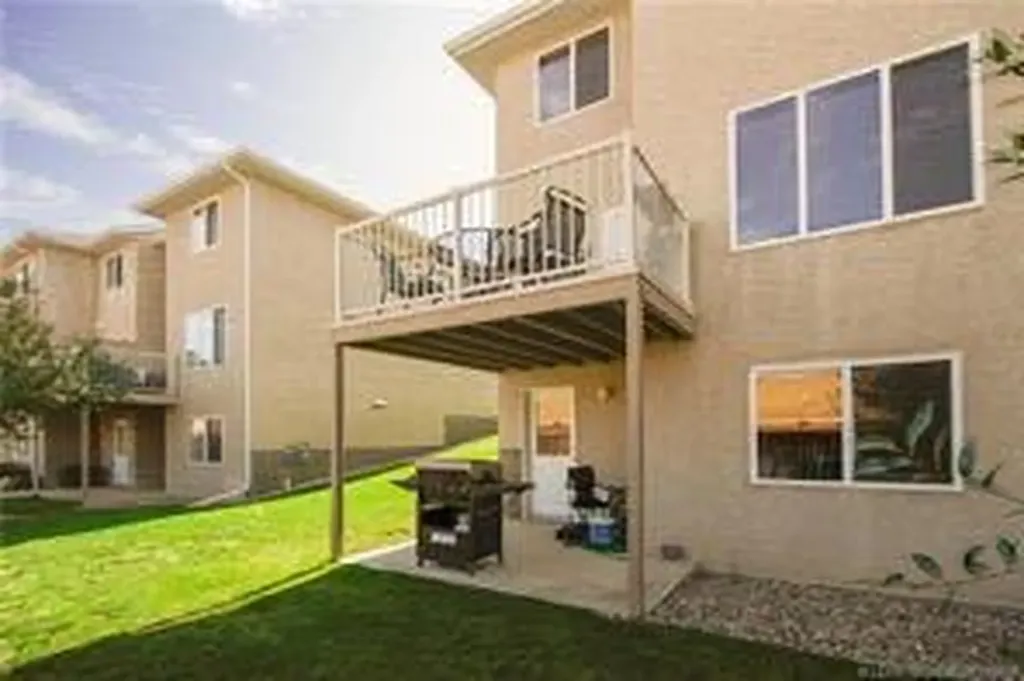 545 Highlands Boulevard W Lethbridge AB T1J 4V2