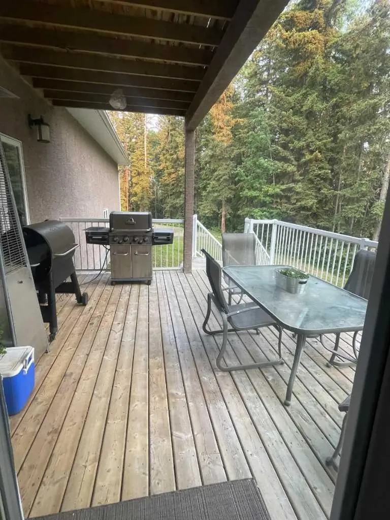 16020 542 Township Rural Yellowhead County AB T7E 3H6