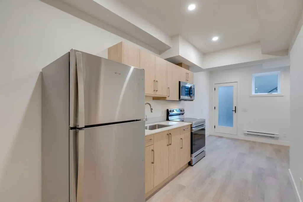 2122 7 Street NW Calgary AB T2M1K3