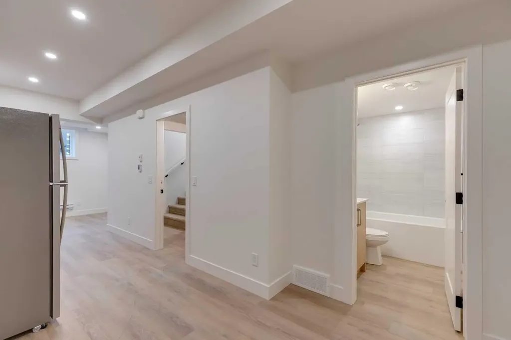 2122 7 Street NW Calgary AB T2M1K3