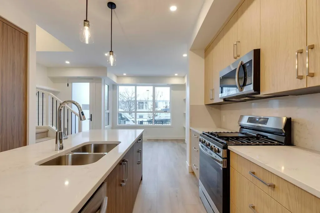 2124 7 Street NW Calgary AB T2M1K3