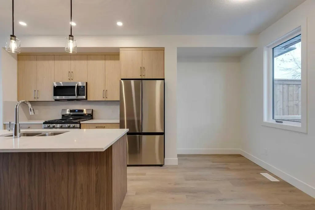 2124 7 Street NW Calgary AB T2M1K3