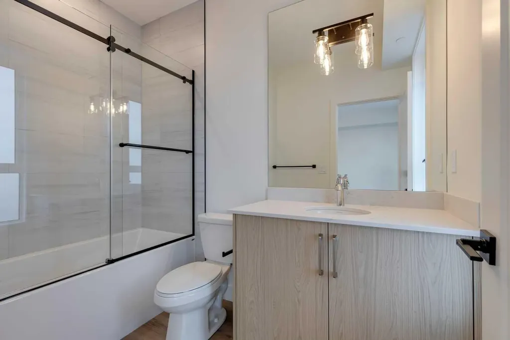 2124 7 Street NW Calgary AB T2M1K3