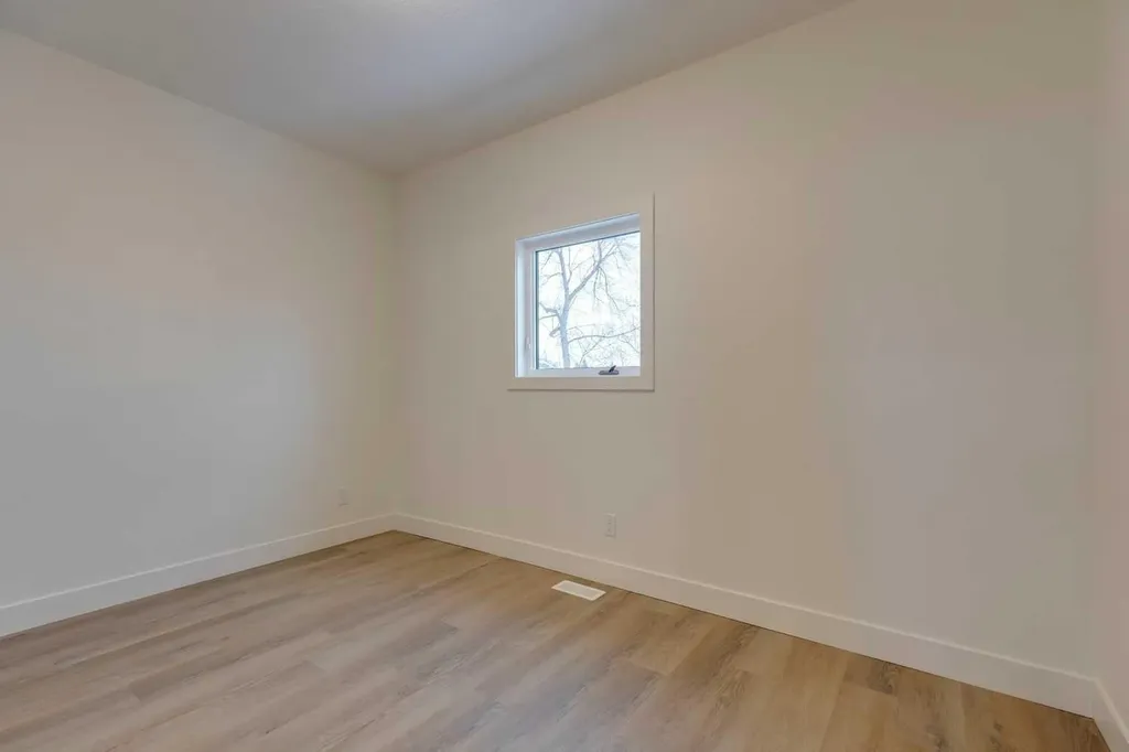 2124 7 Street NW Calgary AB T2M1K3