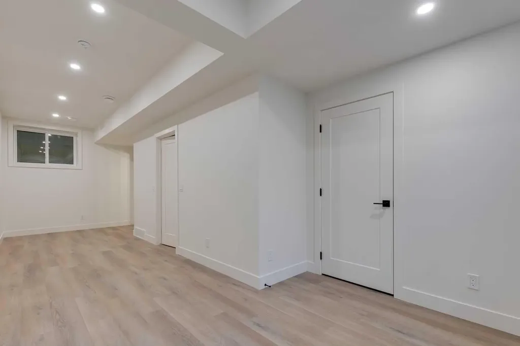 2124 7 Street NW Calgary AB T2M1K3