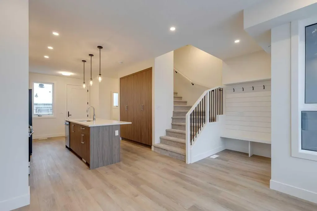 2124 7 Street NW Calgary AB T2M1K3