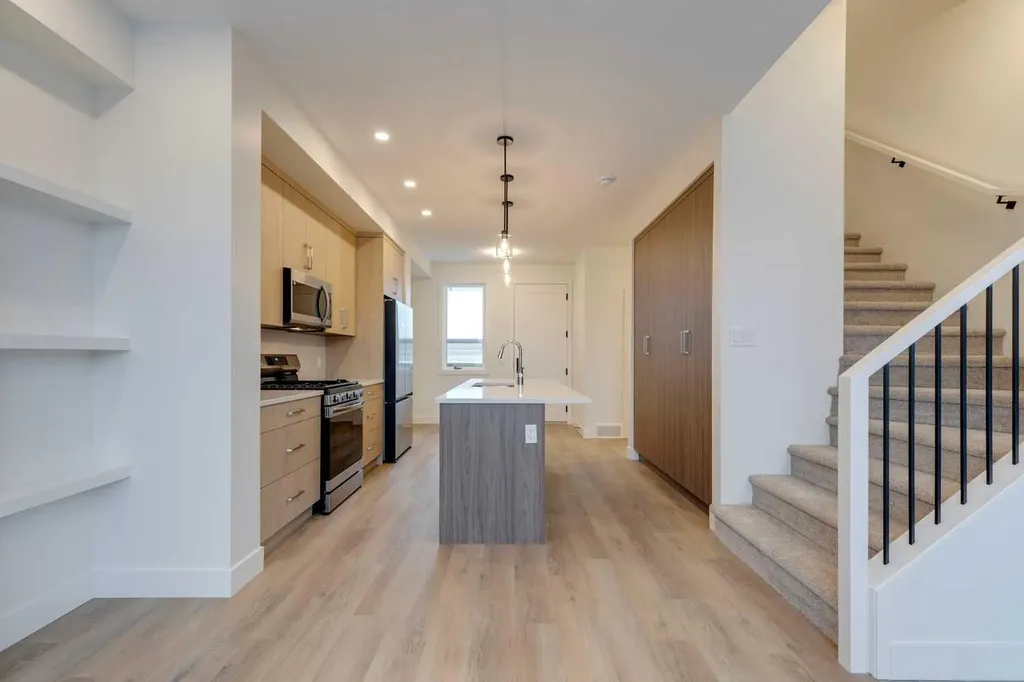 2124 7 Street NW Calgary AB T2M1K3
