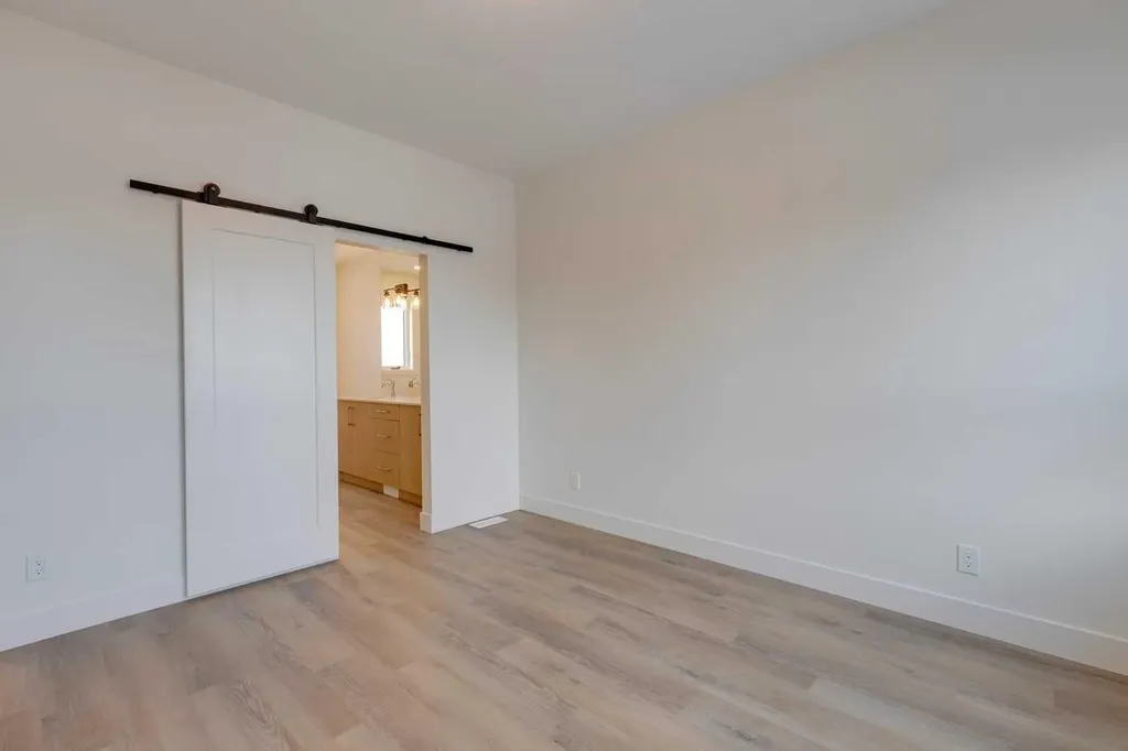 741 21 Avenue NW Calgary AB T2M1K2