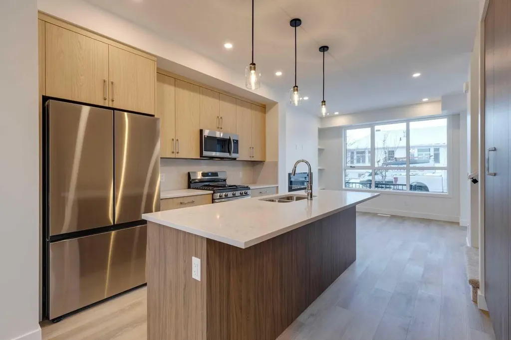 741 21 Avenue NW Calgary AB T2M1K2