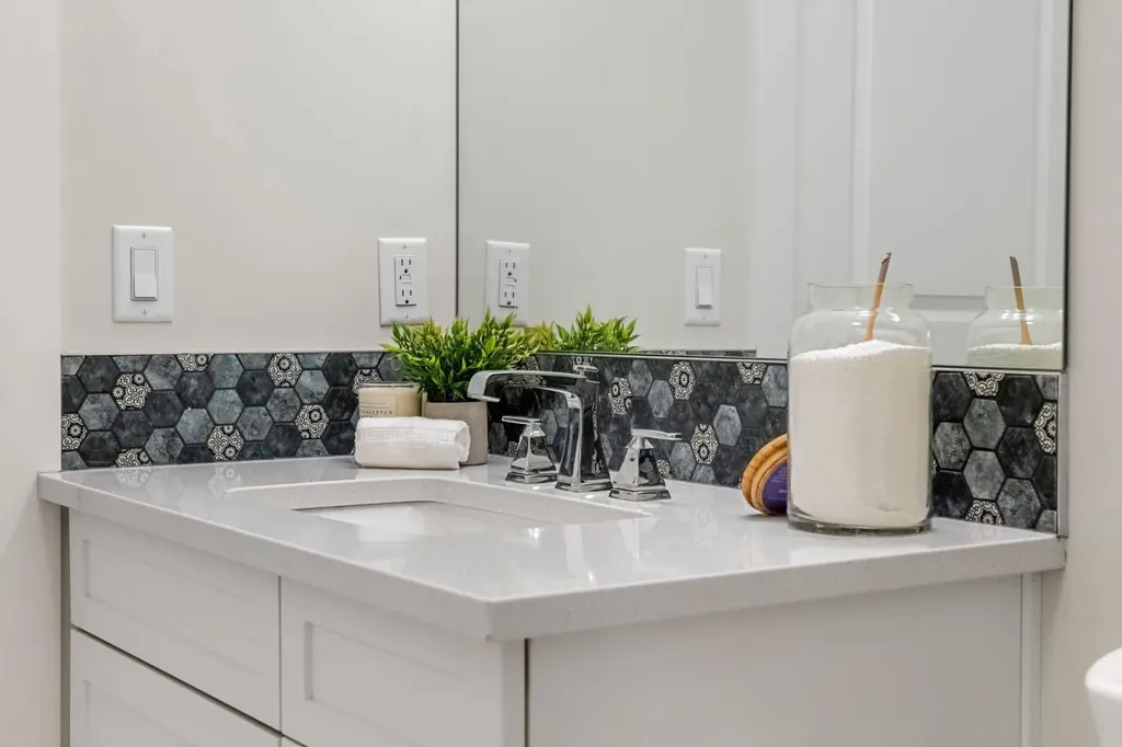 32 Varsity Estates Circle NW Calgary AB T3A 2Y1