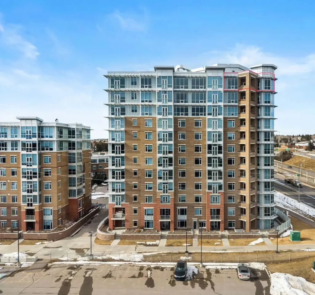 32 Varsity Estates Circle NW Calgary AB T3A 2Y1