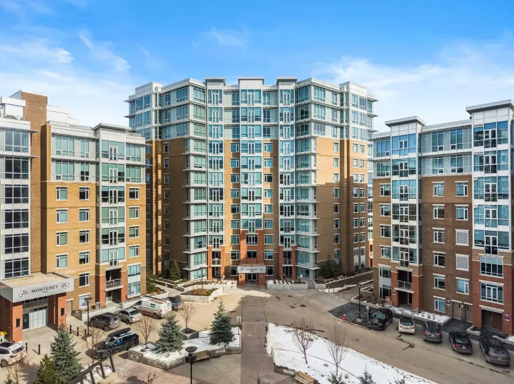 32 Varsity Estates Circle NW Calgary AB T3A 2Y1