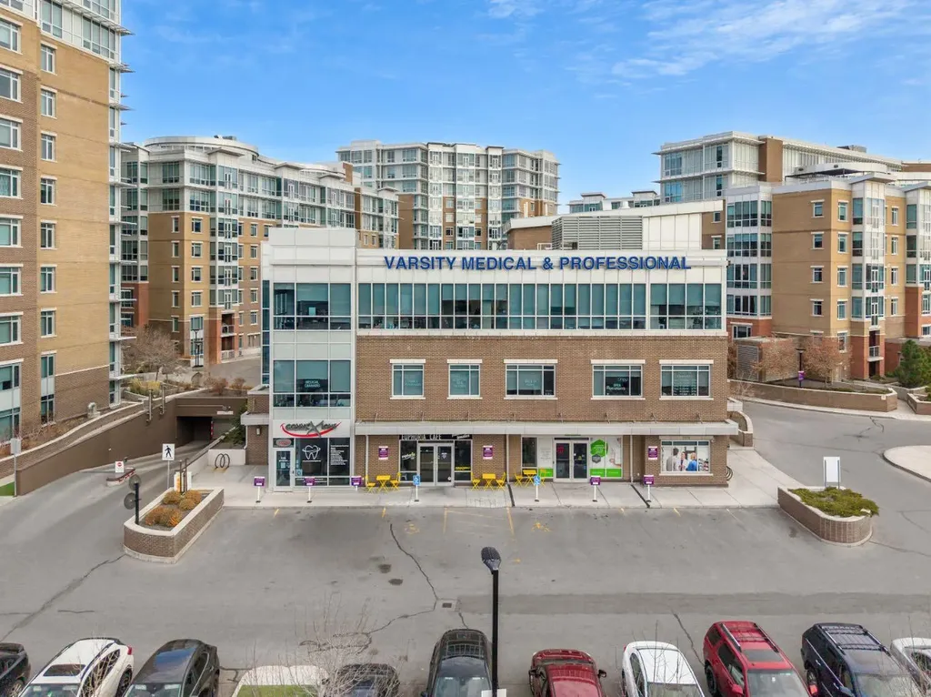 32 Varsity Estates Circle NW Calgary AB T3A 2Y1