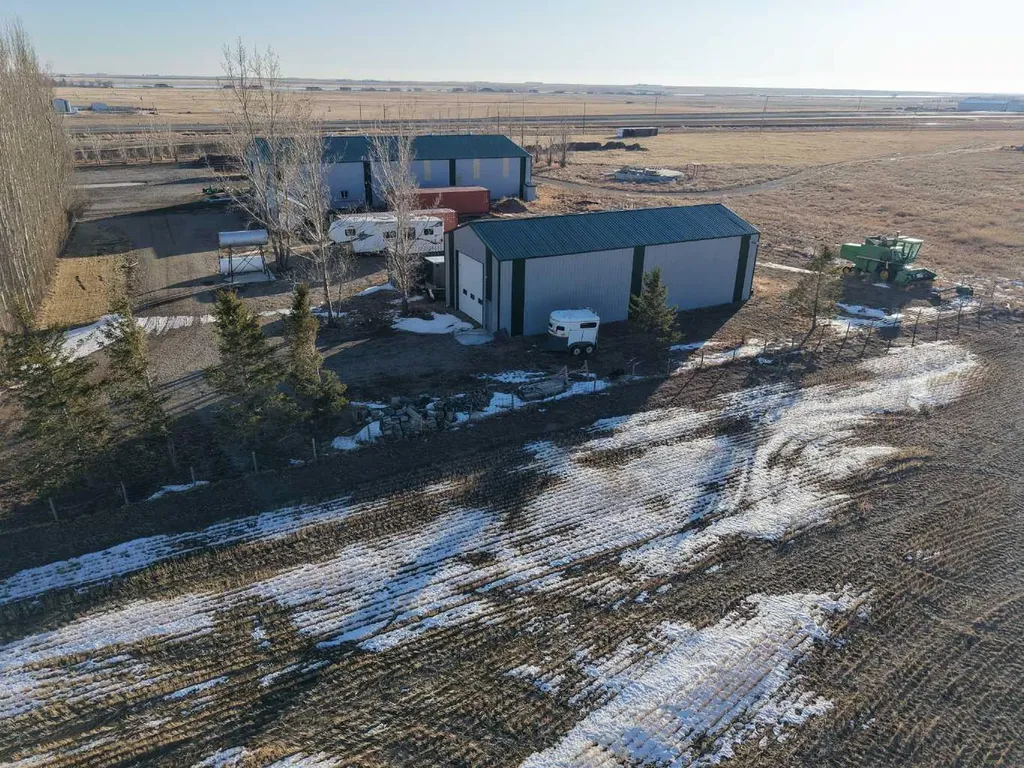 102082 Rge Road 123 Rural Forty Mile No. 8 County Of AB T0K 0J0