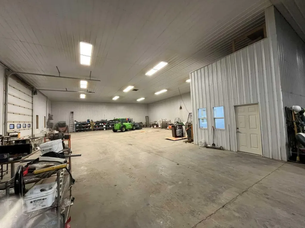 102082 Rge Road 123 Rural Forty Mile No. 8 County Of AB T0K 0J0