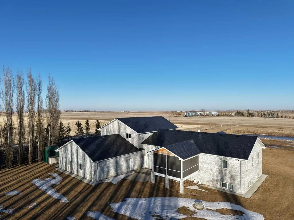 102082 Rge Road 123 Rural Forty Mile No. 8 County Of AB T0K 0J0