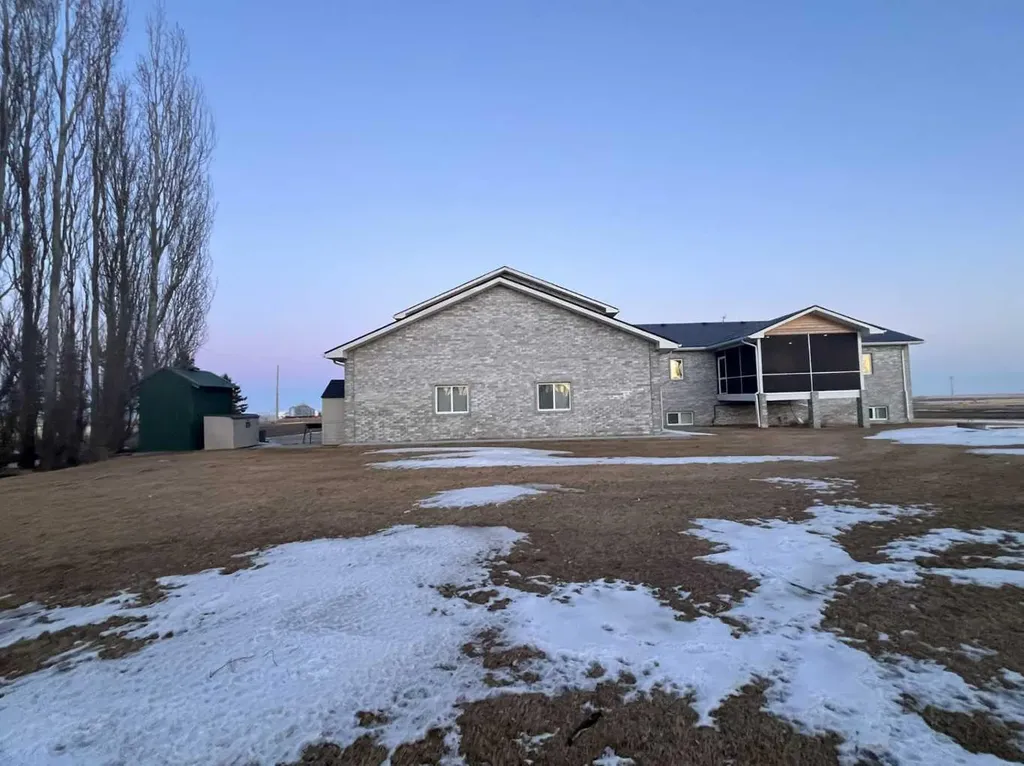 102082 Rge Road 123 Rural Forty Mile No. 8 County Of AB T0K 0J0