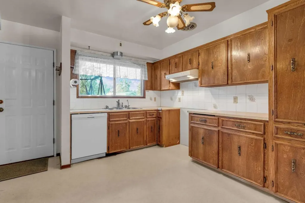 4511 Richmond Road SW Calgary AB T3E4P9