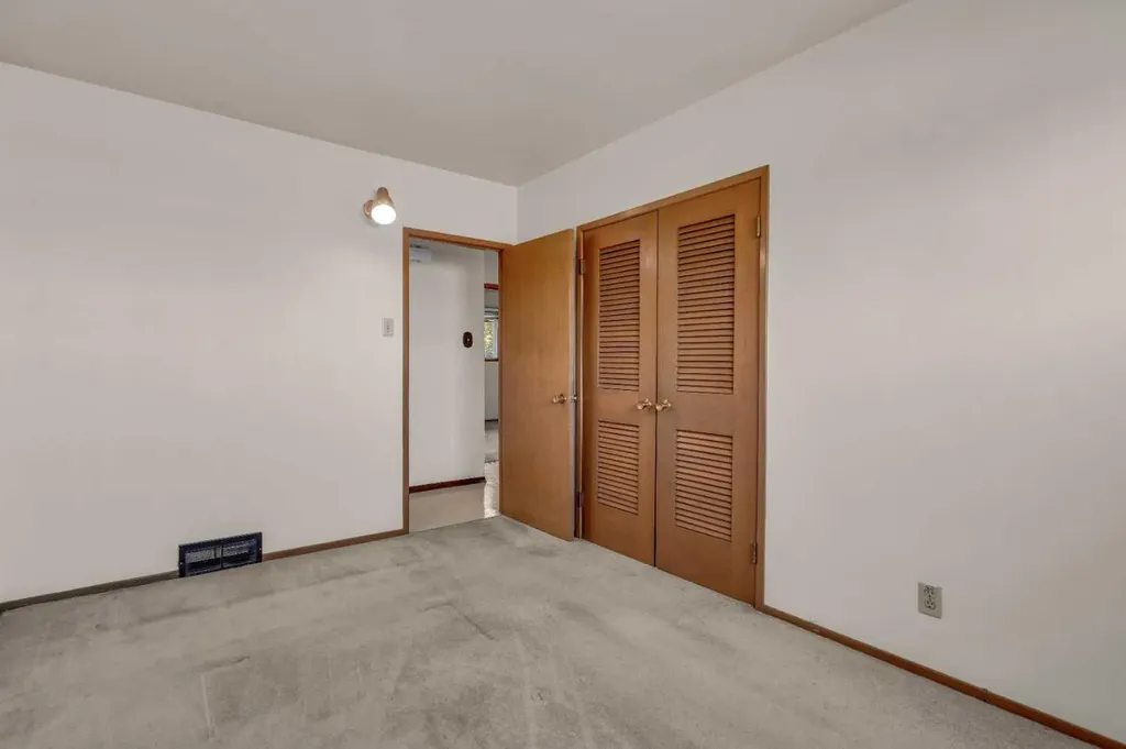 4511 Richmond Road SW Calgary AB T3E4P9