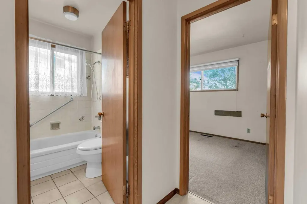 4511 Richmond Road SW Calgary AB T3E4P9