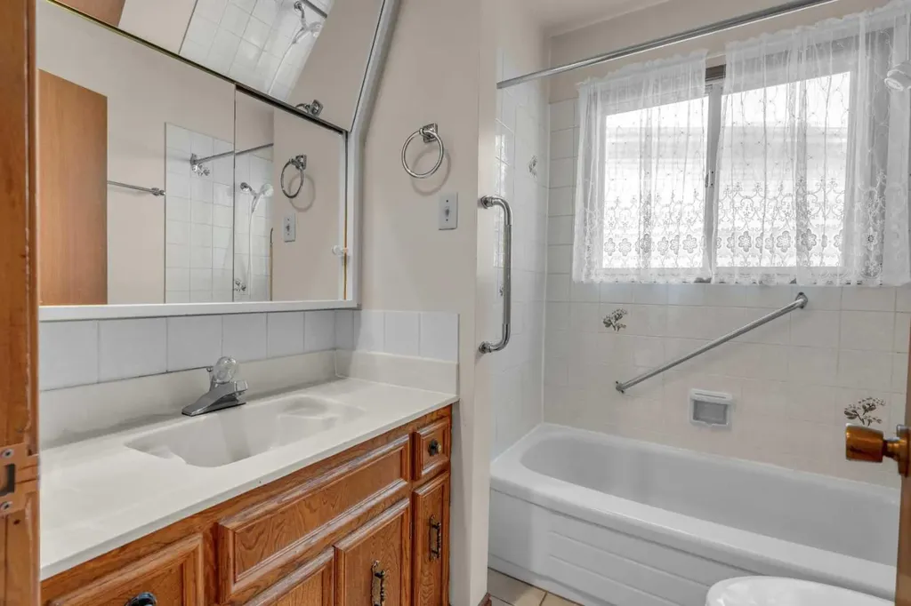 4511 Richmond Road SW Calgary AB T3E4P9