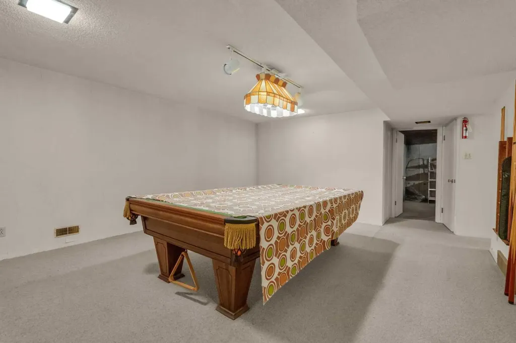 4511 Richmond Road SW Calgary AB T3E4P9