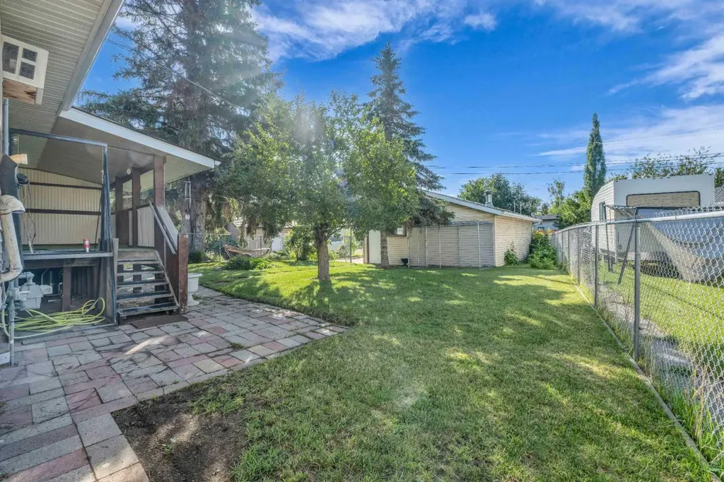 4511 Richmond Road SW Calgary AB T3E4P9