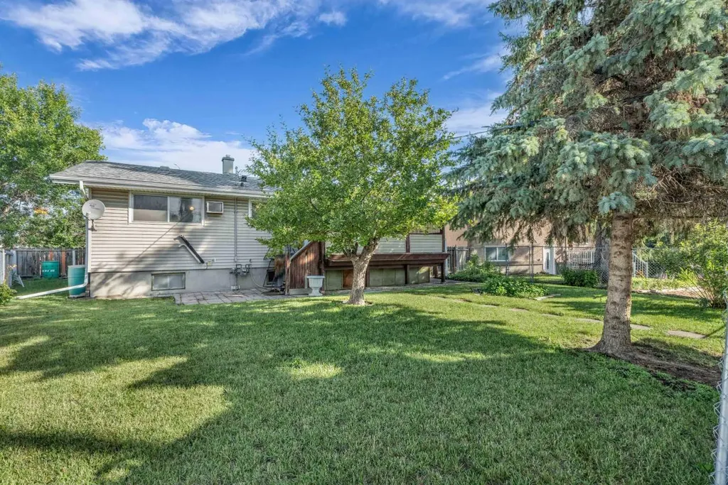 4511 Richmond Road SW Calgary AB T3E4P9