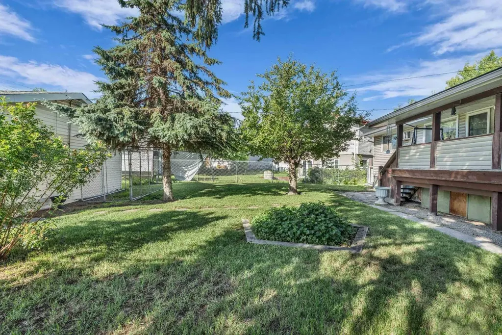 4511 Richmond Road SW Calgary AB T3E4P9