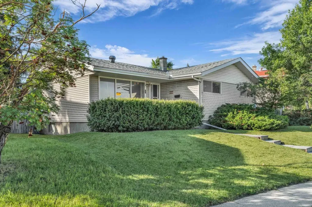 4511 Richmond Road SW Calgary AB T3E4P9