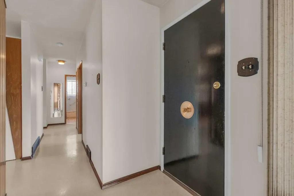 4511 Richmond Road SW Calgary AB T3E4P9