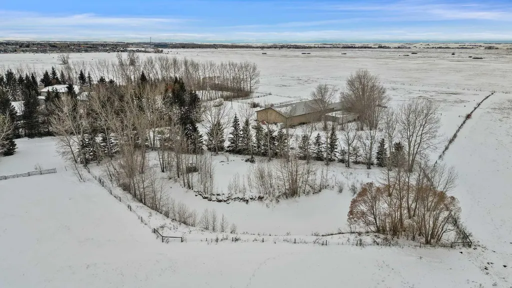 4;25;24;26 SE Range Road 251 Strathmore AB T1P 0P1