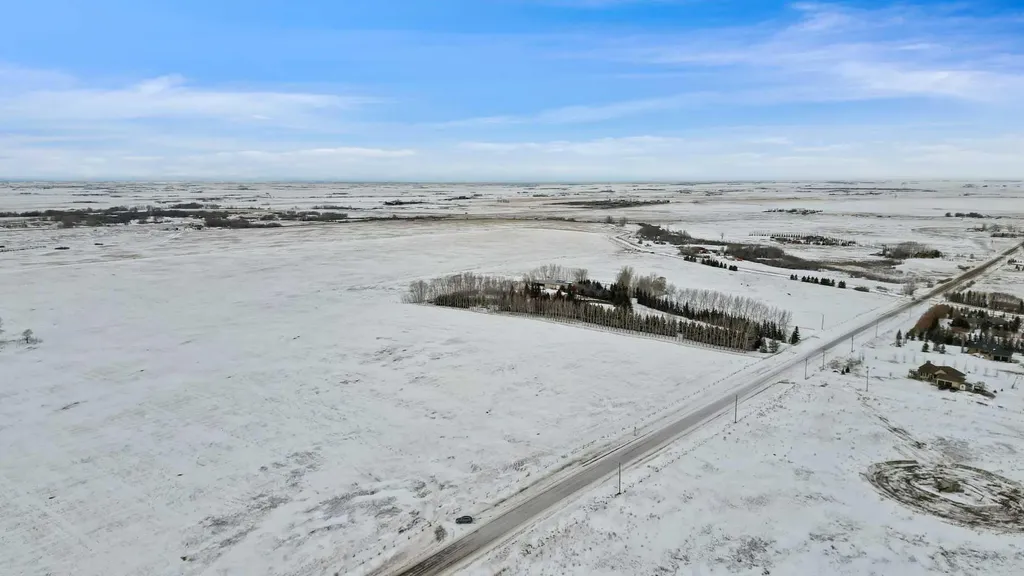 4;25;24;26 SE Range Road 251 Strathmore AB T1P 0P1