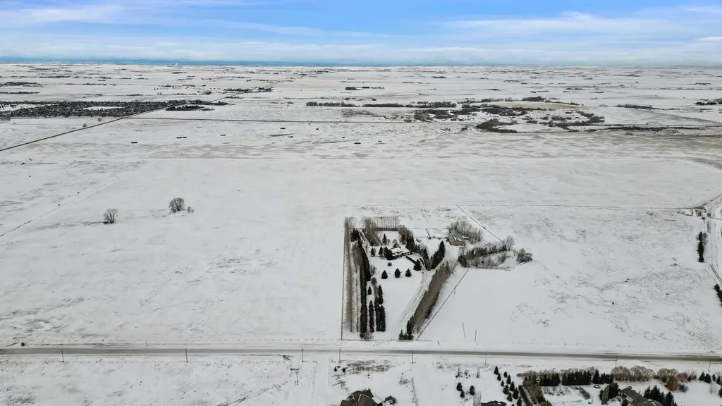 4;25;24;26 SE Range Road 251 Strathmore AB T1P 0P1
