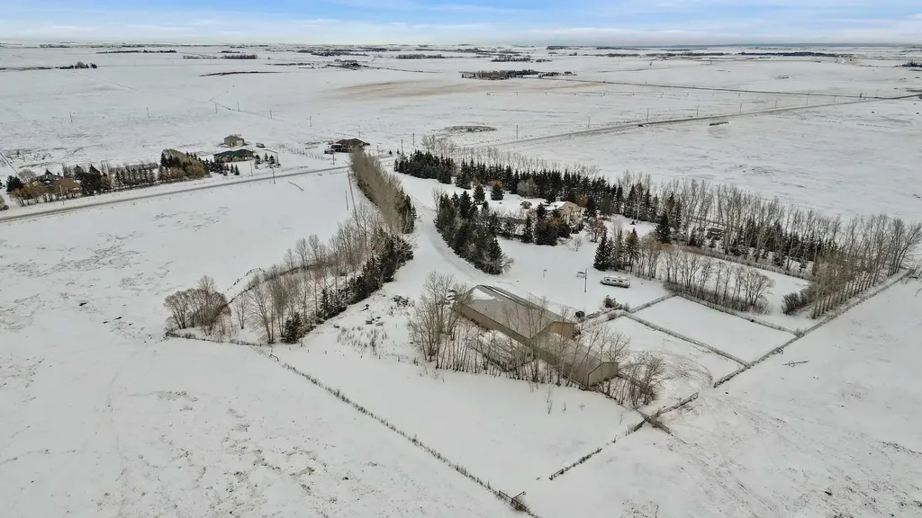 4;25;24;26 SE Range Road 251 Strathmore AB T1P 0P1