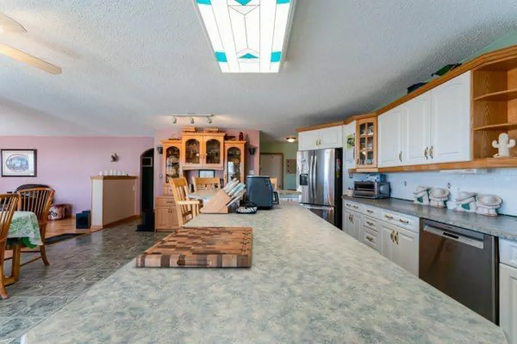 190018 Highway 9 Rural Starland County AB T0J0Y0