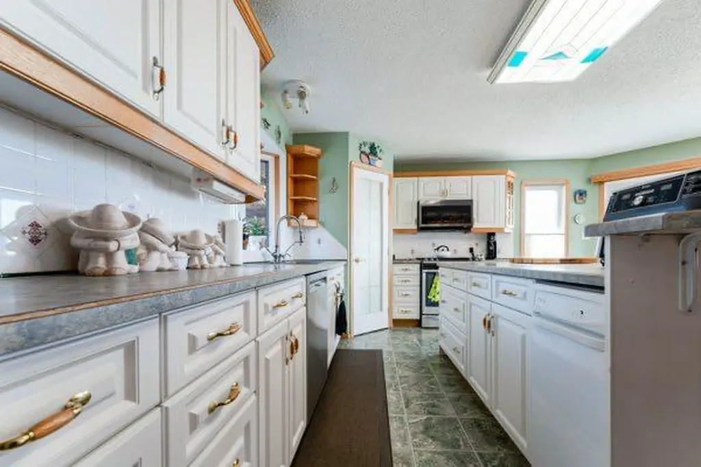 190018 Highway 9 Rural Starland County AB T0J0Y0