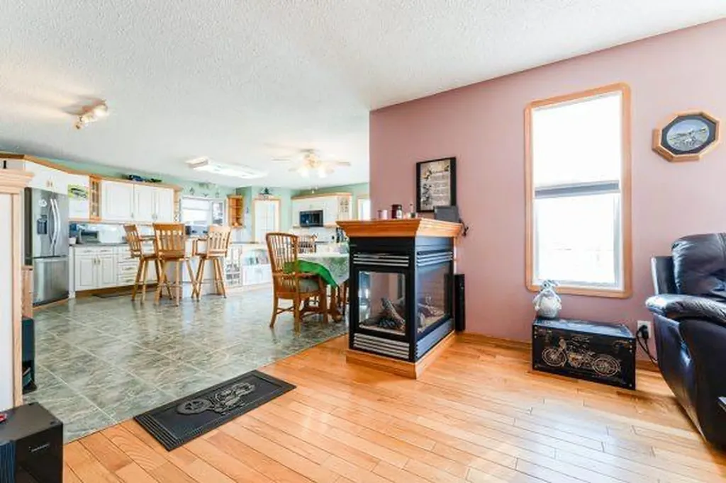 190018 Highway 9 Rural Starland County AB T0J0Y0