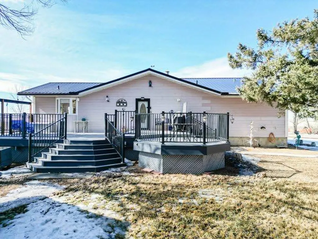 190018 Highway 9 Rural Starland County AB T0J0Y0
