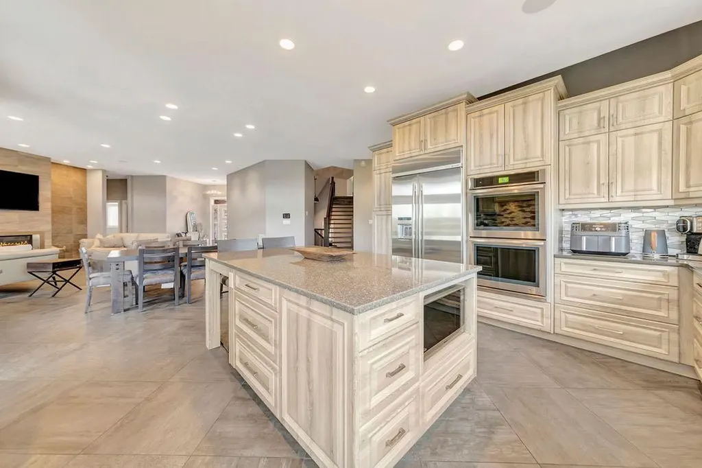 6308 20a Street Close Lloydminster AB T9V 3J9