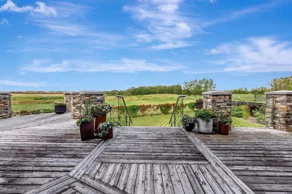 6308 20a Street Close Lloydminster AB T9V 3J9