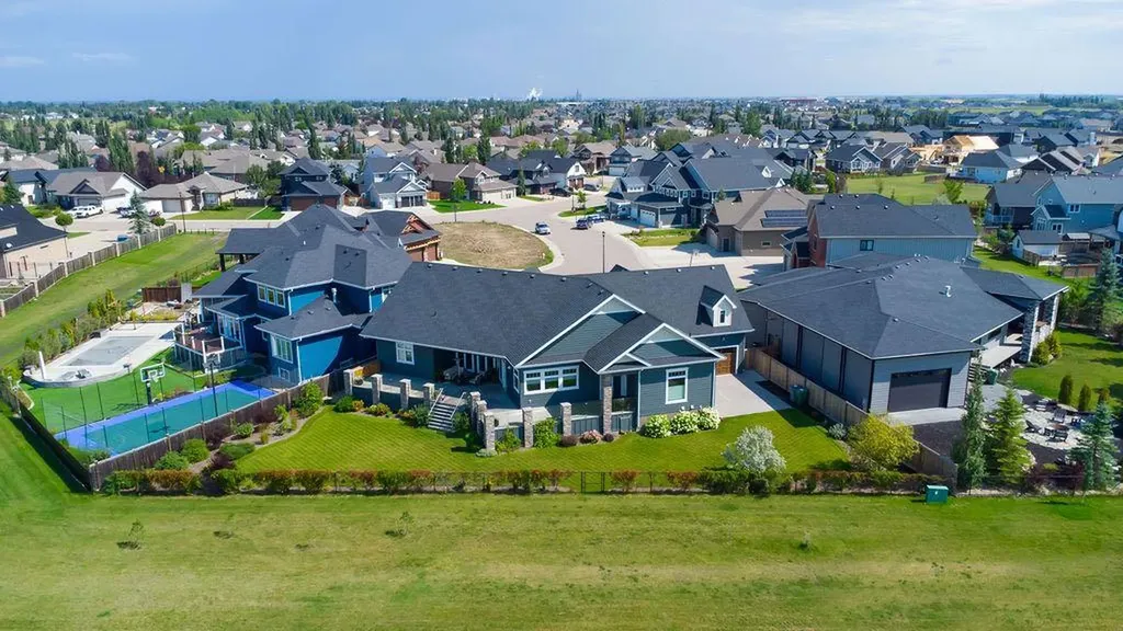 6308 20a Street Close Lloydminster AB T9V 3J9