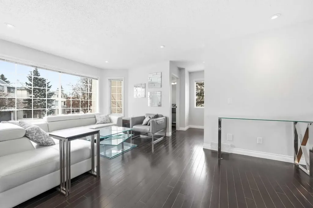 57 Kingsland Villas SW Calgary AB T2V 5J9