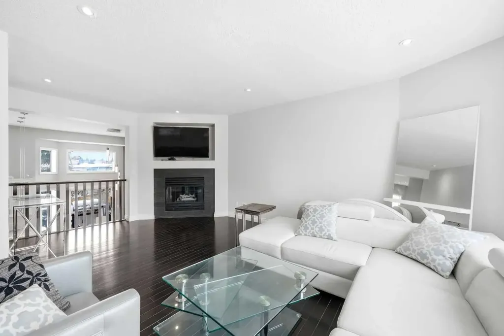 57 Kingsland Villas SW Calgary AB T2V 5J9