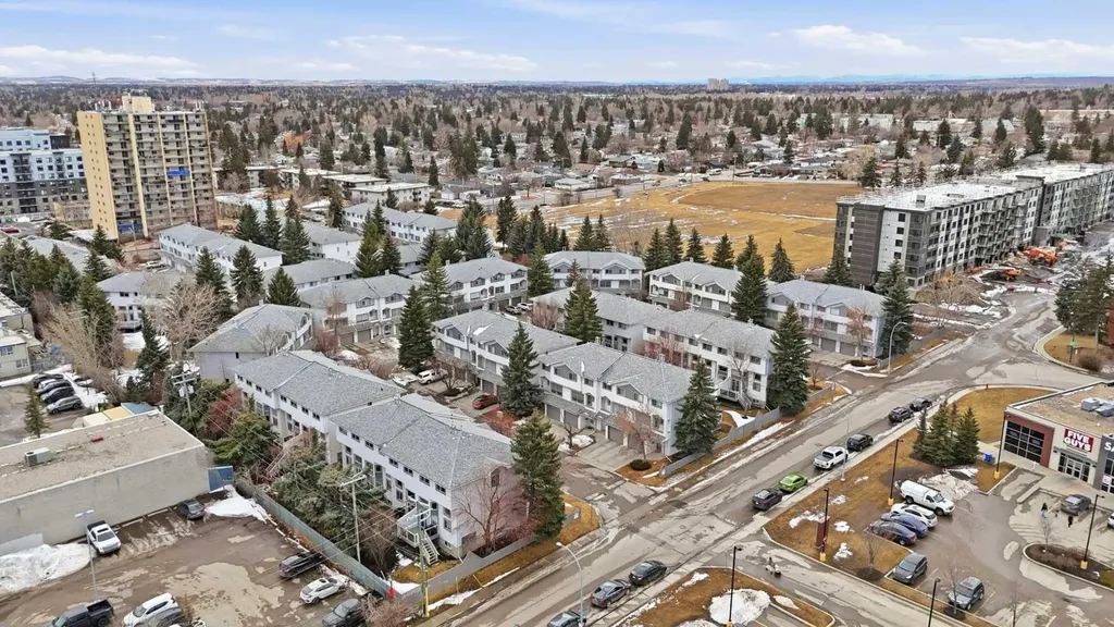 57 Kingsland Villas SW Calgary AB T2V 5J9