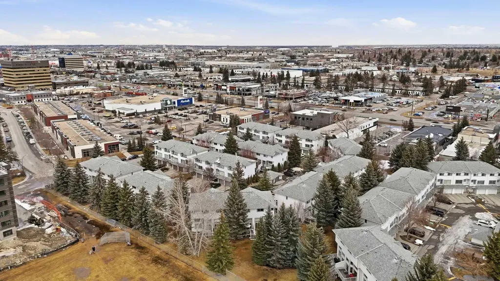 57 Kingsland Villas SW Calgary AB T2V 5J9