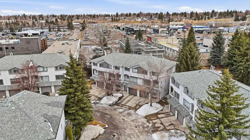 57 Kingsland Villas SW Calgary AB T2V 5J9