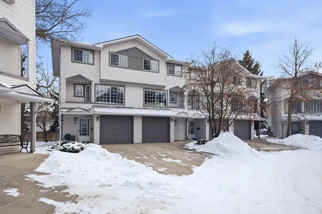57 Kingsland Villas SW Calgary AB T2V 5J9