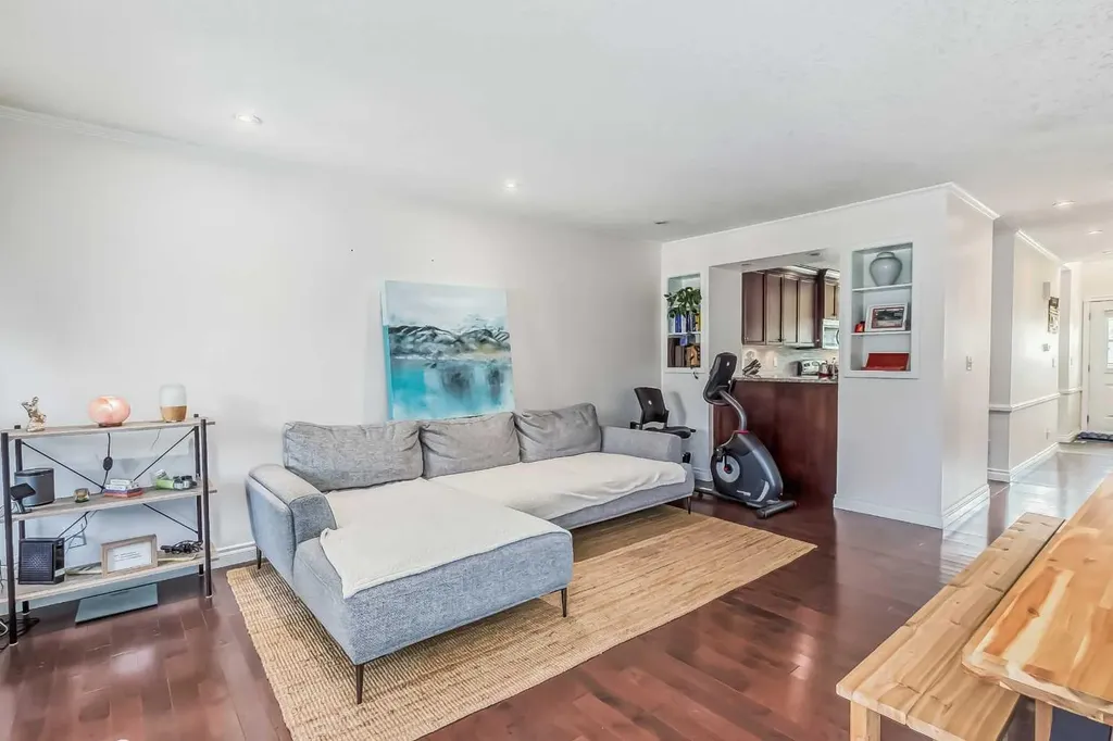 834 2 Avenue NW Calgary AB T2N0E5
