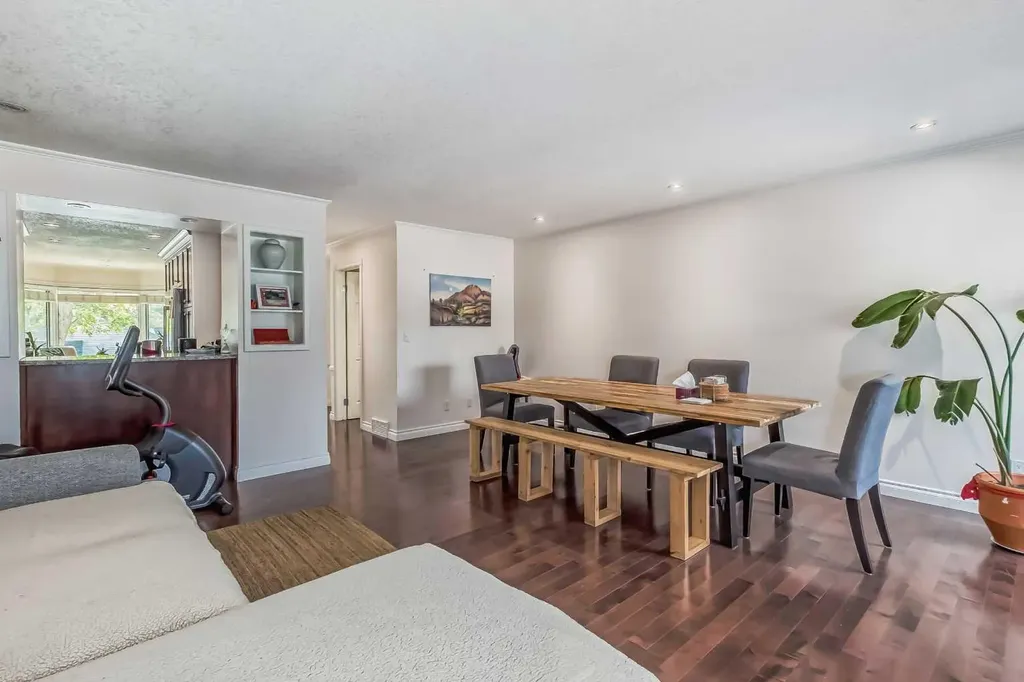 834 2 Avenue NW Calgary AB T2N0E5